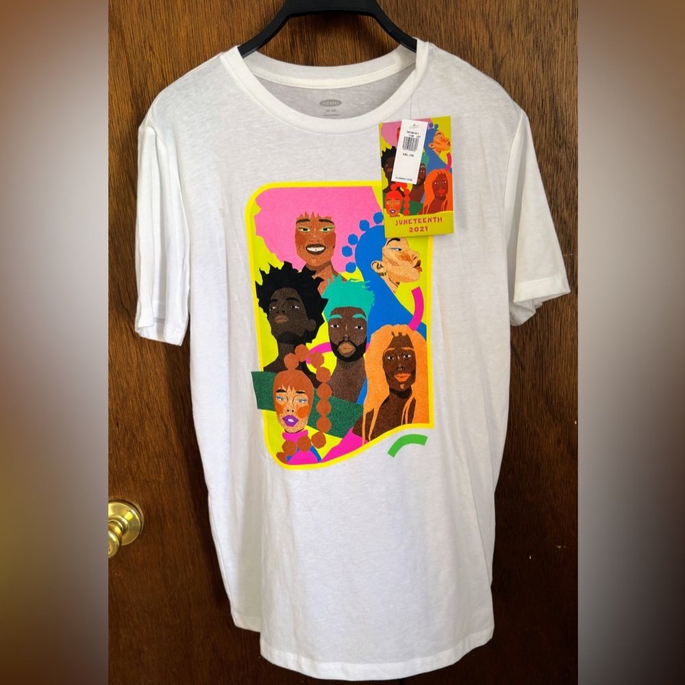 Old Navy Kids T-Shirt - White with Colorful Graphic
